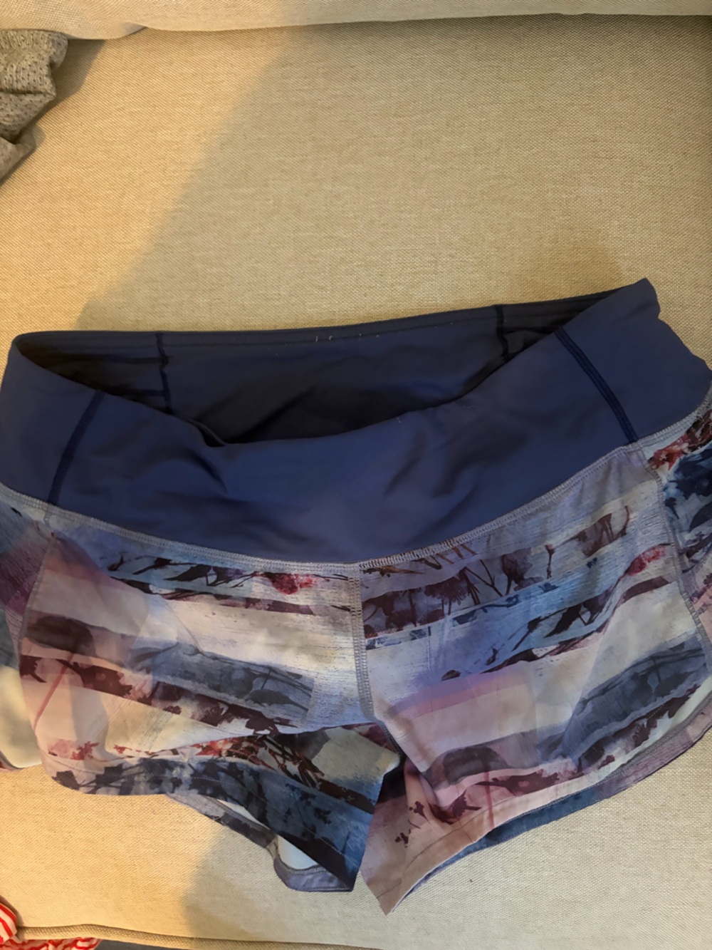 Lululemon Vintage Discontinues Women's Printed Athletic Speed Up Shorts